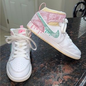 Jordan 1 Mid SE Ice Cream size 2Y